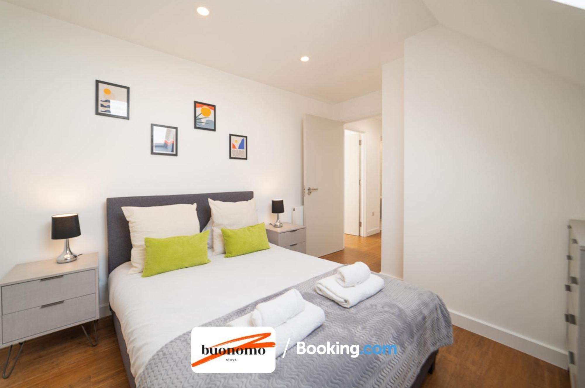 Two Bedroom Apartment At Buonomo Stays Short Lets & Serviced Accommodation London Eksteriør billede