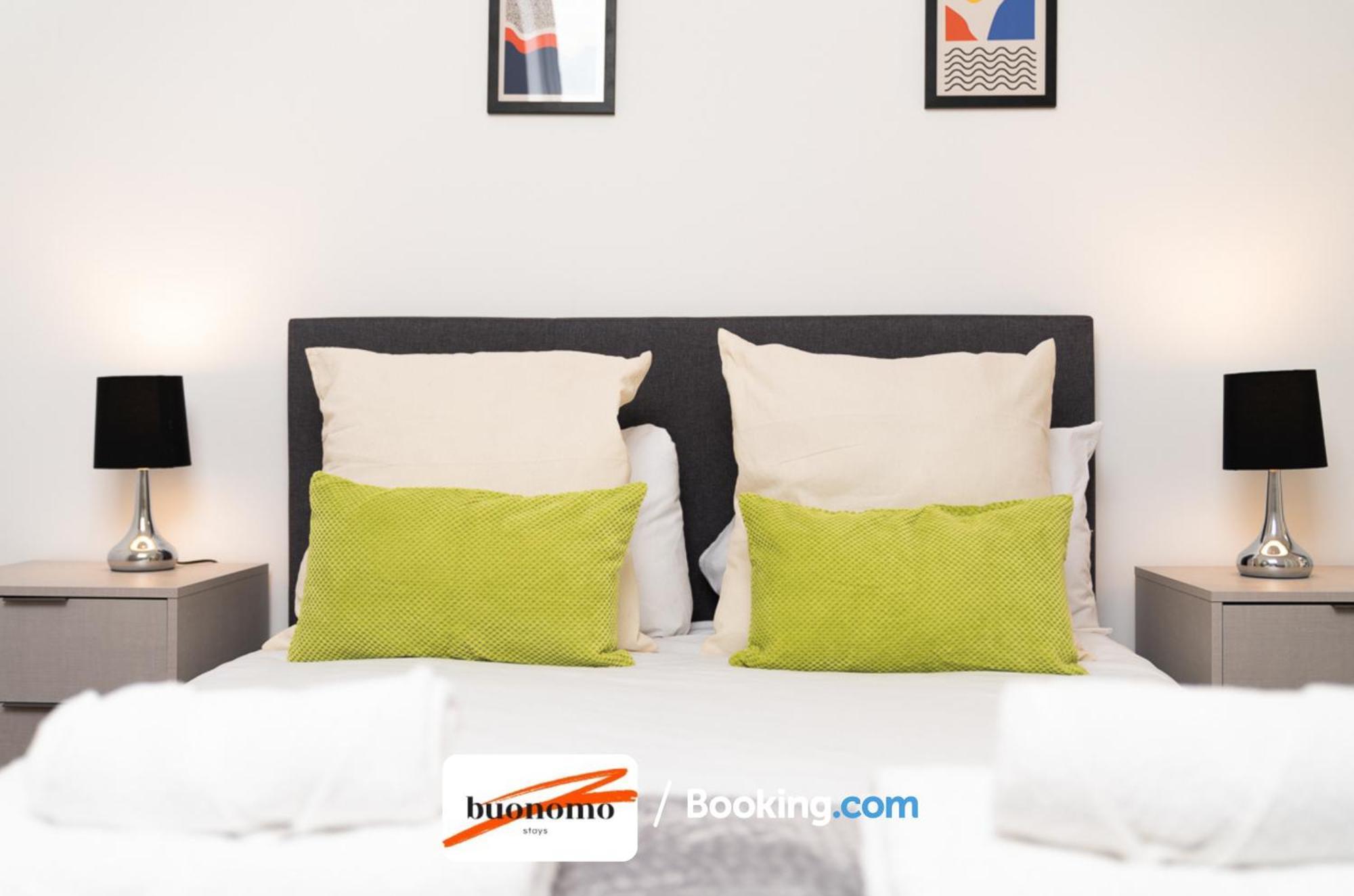 Two Bedroom Apartment At Buonomo Stays Short Lets & Serviced Accommodation London Eksteriør billede